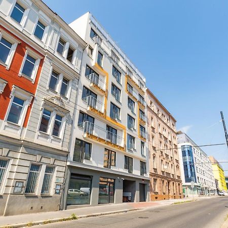 Brand New One Bedroom Apartment #54 In Brand New Building With Free Parking Praga Esterno foto