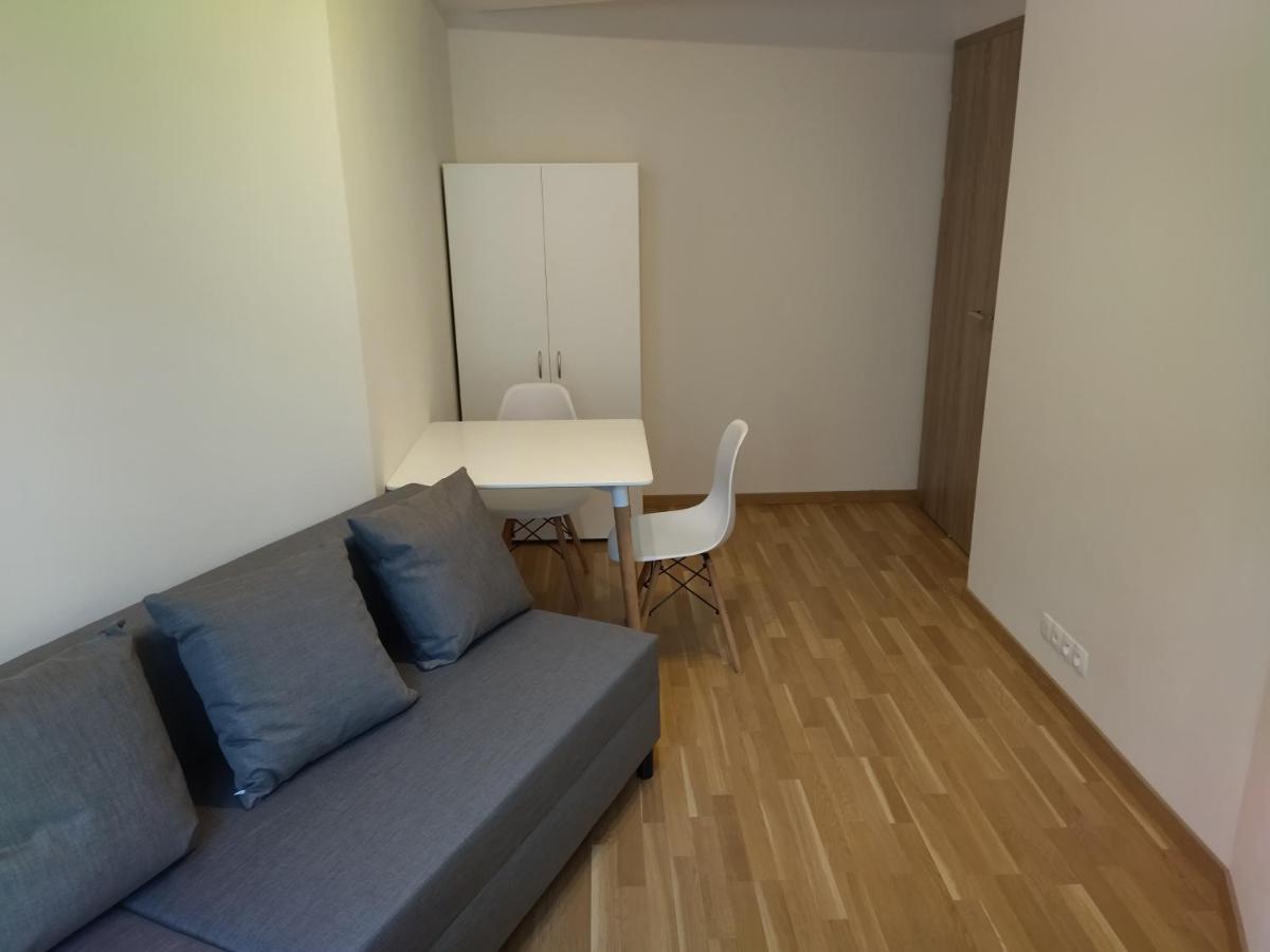 Brand New One Bedroom Apartment #54 In Brand New Building With Free Parking Praga Esterno foto