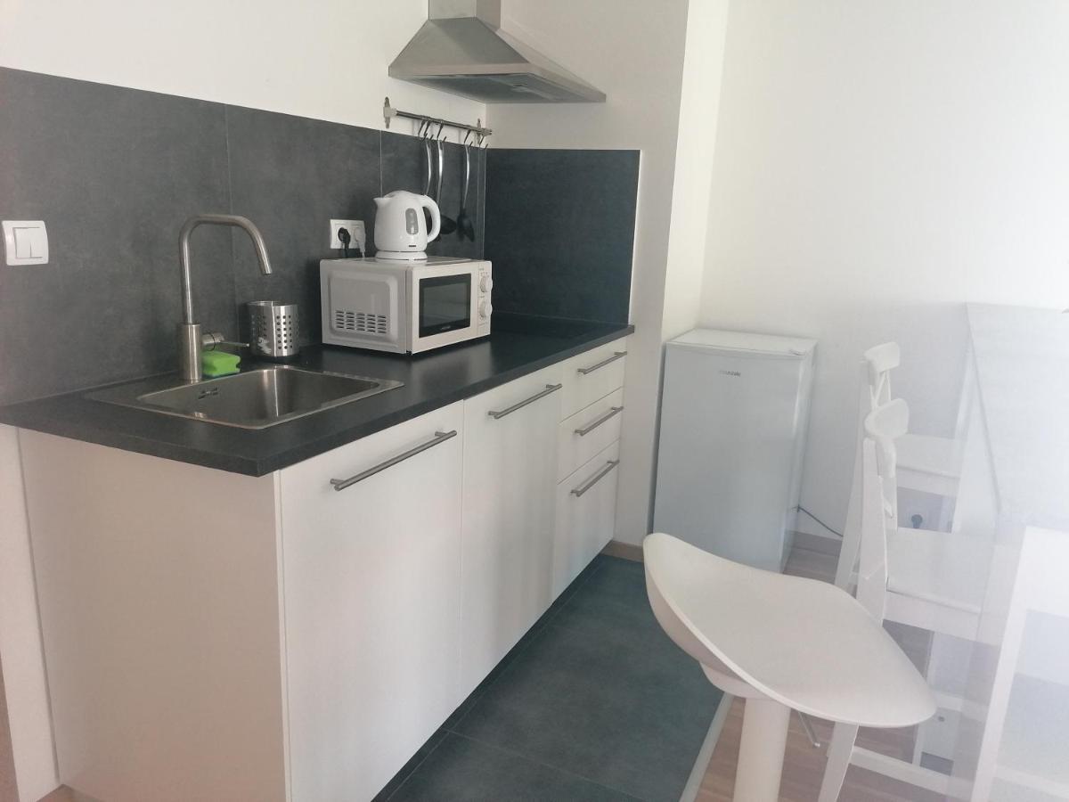 Brand New One Bedroom Apartment #54 In Brand New Building With Free Parking Praga Esterno foto
