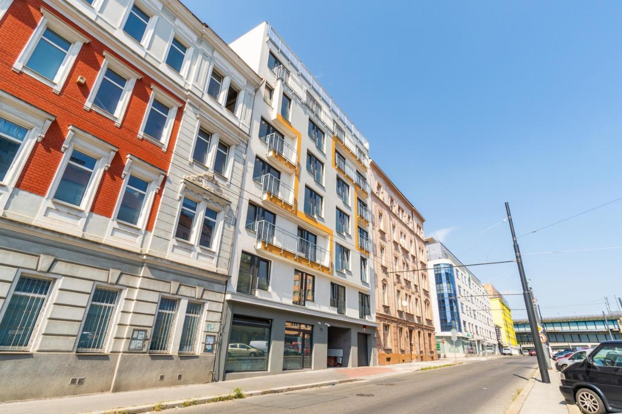 Brand New One Bedroom Apartment #54 In Brand New Building With Free Parking Praga Esterno foto
